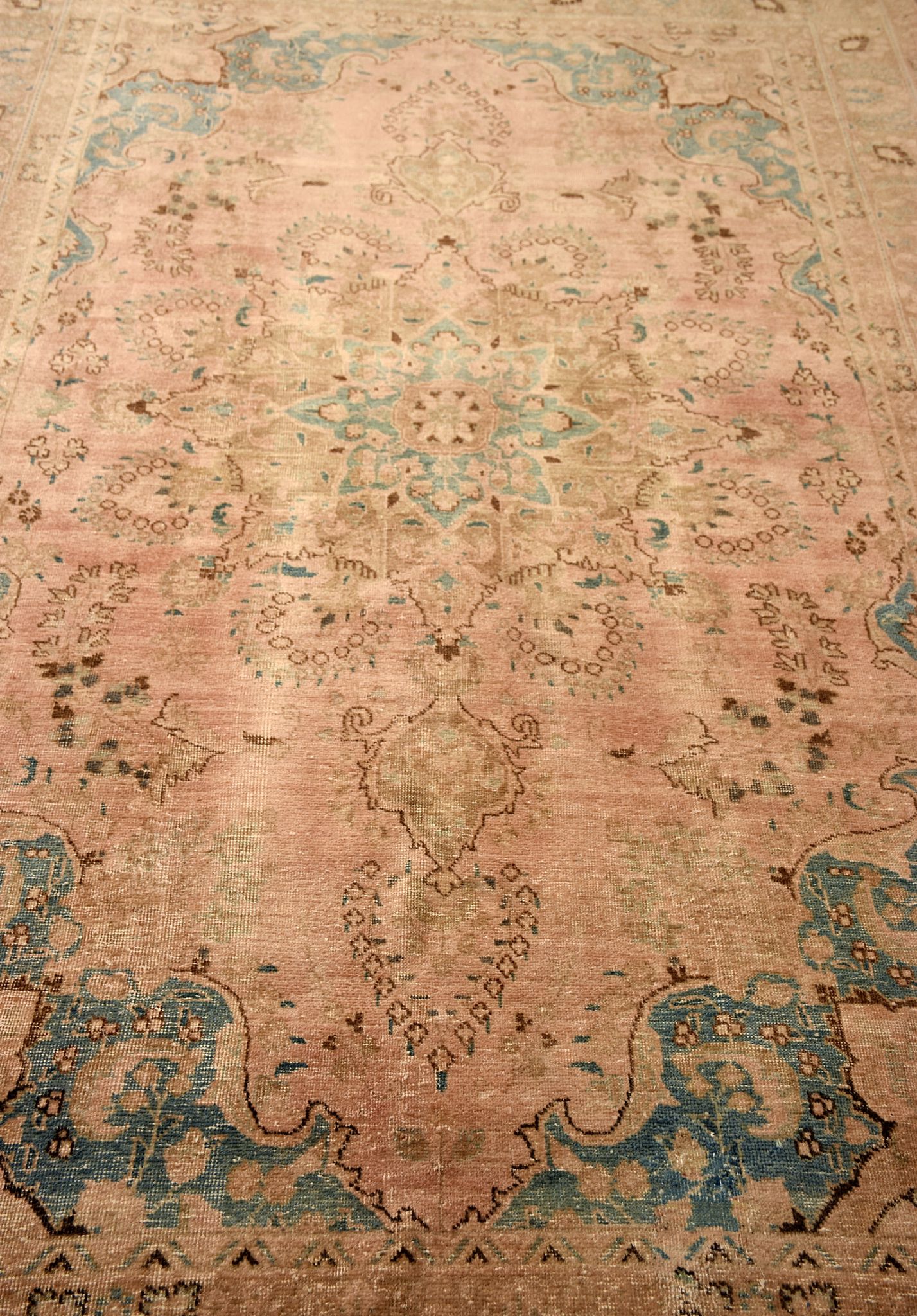 VINTAGE-TABRIZ